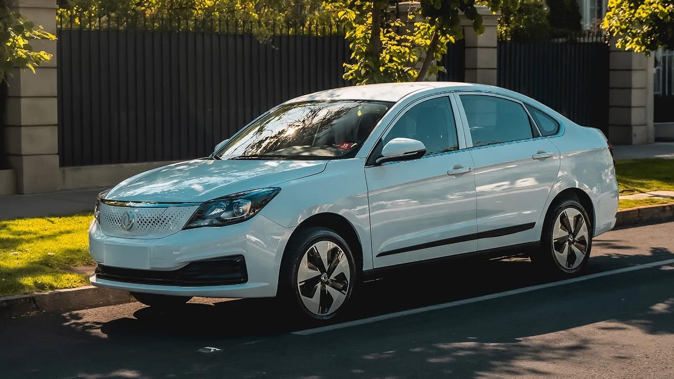 Saglev AEOLUS E70 electric car