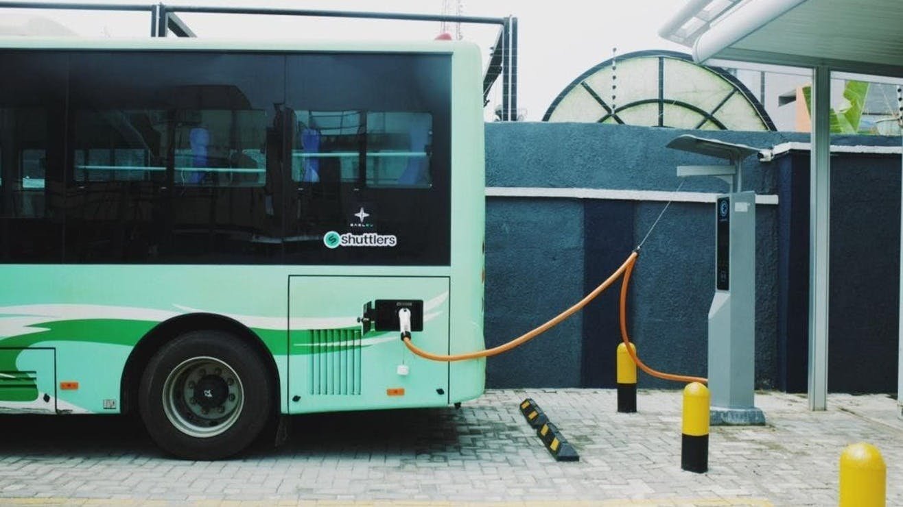 Saglev EV BUS electric car
