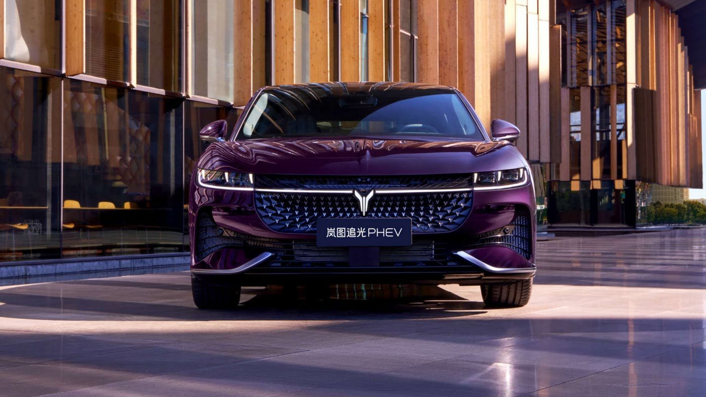 Saglev VOYAH PASSION electric car
